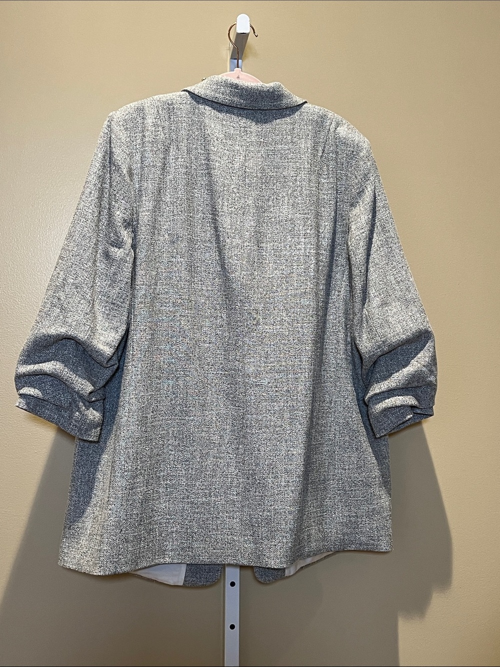 H&M Grey Textured Single-Button Blazer Jacket - Picture 3 of 3